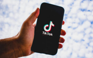Decoding The Best TikTok Downloader: SnapTik VS SaveTik